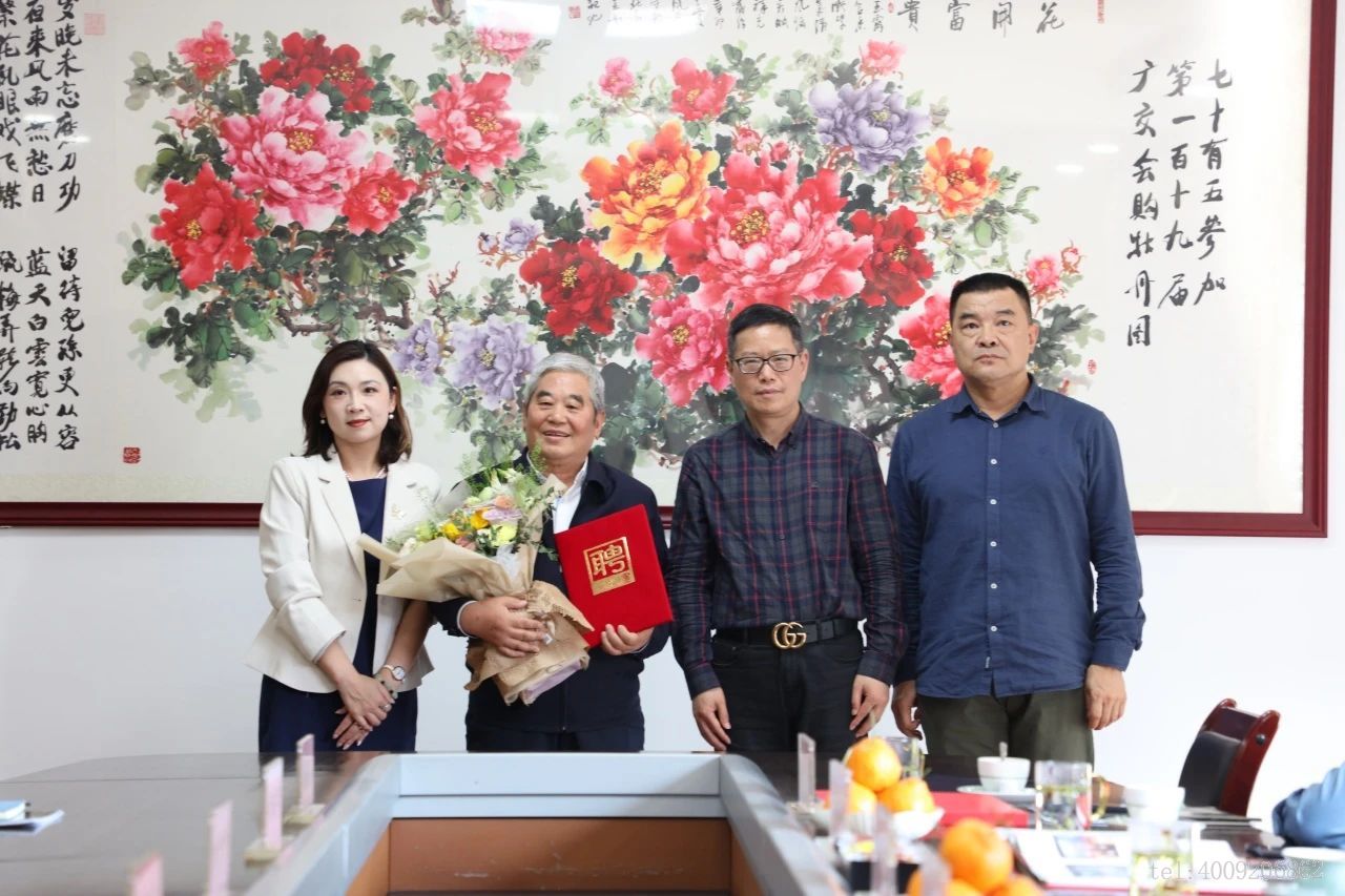 儲吉旺為高校學(xué)子講授“畢業(yè)最后一課”(圖1)